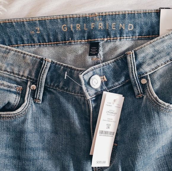 WHBM ; destructed chain girlfriend jeans 2 - Picture 4 of 8